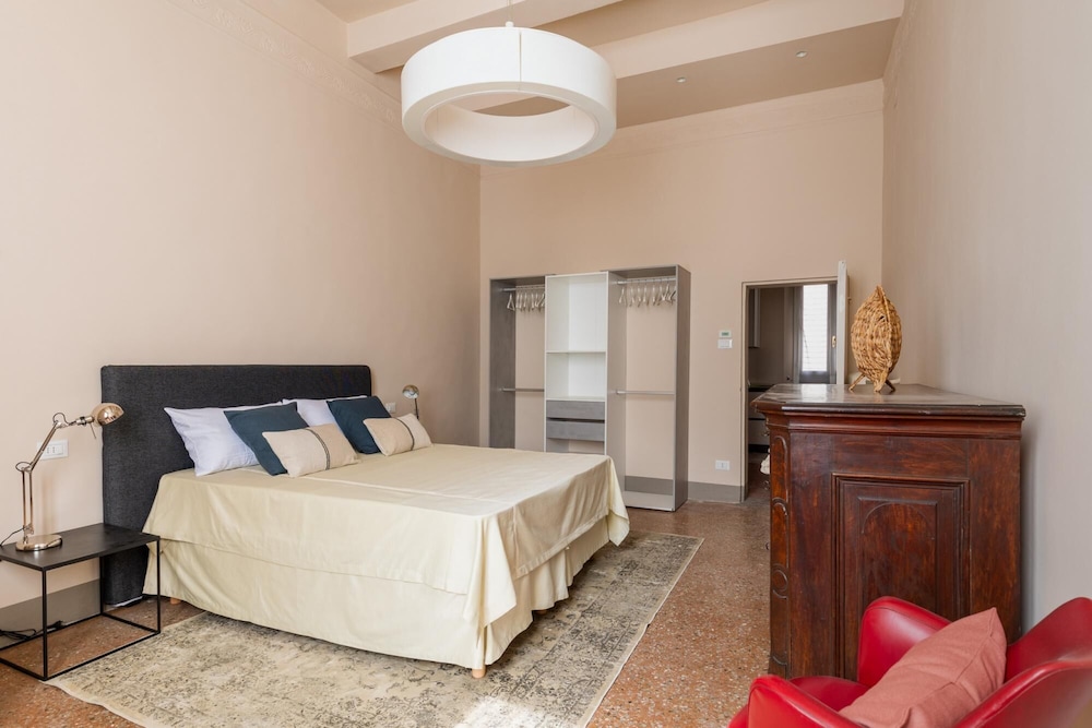 Via D Azeglio 37 - Casa Dell Auriga