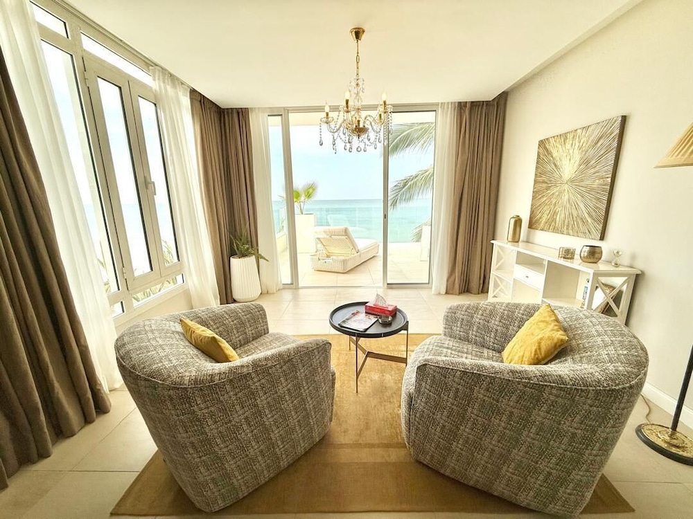 Villa Italia Somone Luxury Hotel