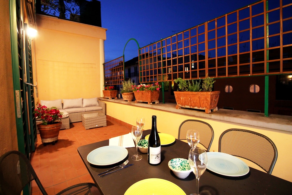 Wonder Romantic Terrace