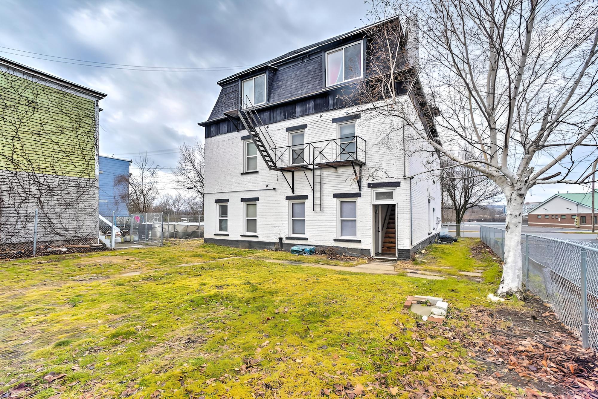 Troy Townhome: 10 Mi to Downtown Albany! view 3