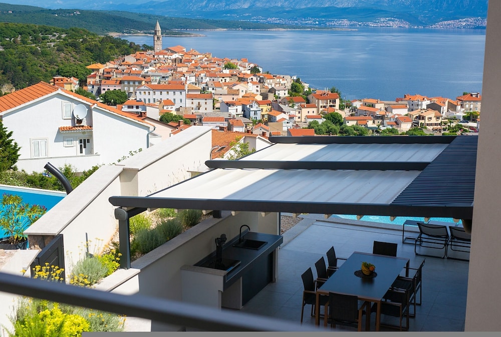 Villa Majestic With Sauna and Beautiful Views