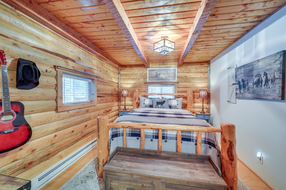 Dreamy Alpine Cabin w/ Hot Tub, Fireplace & More! view 4