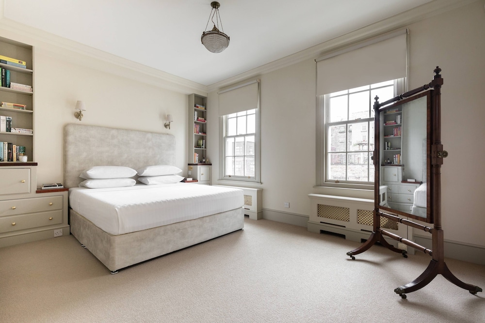 Kensington Place IV by Onefinestay