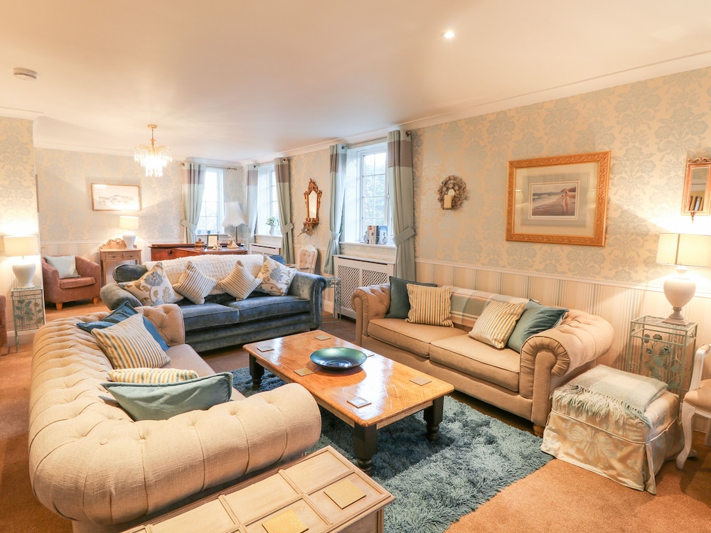 Yardley Manor