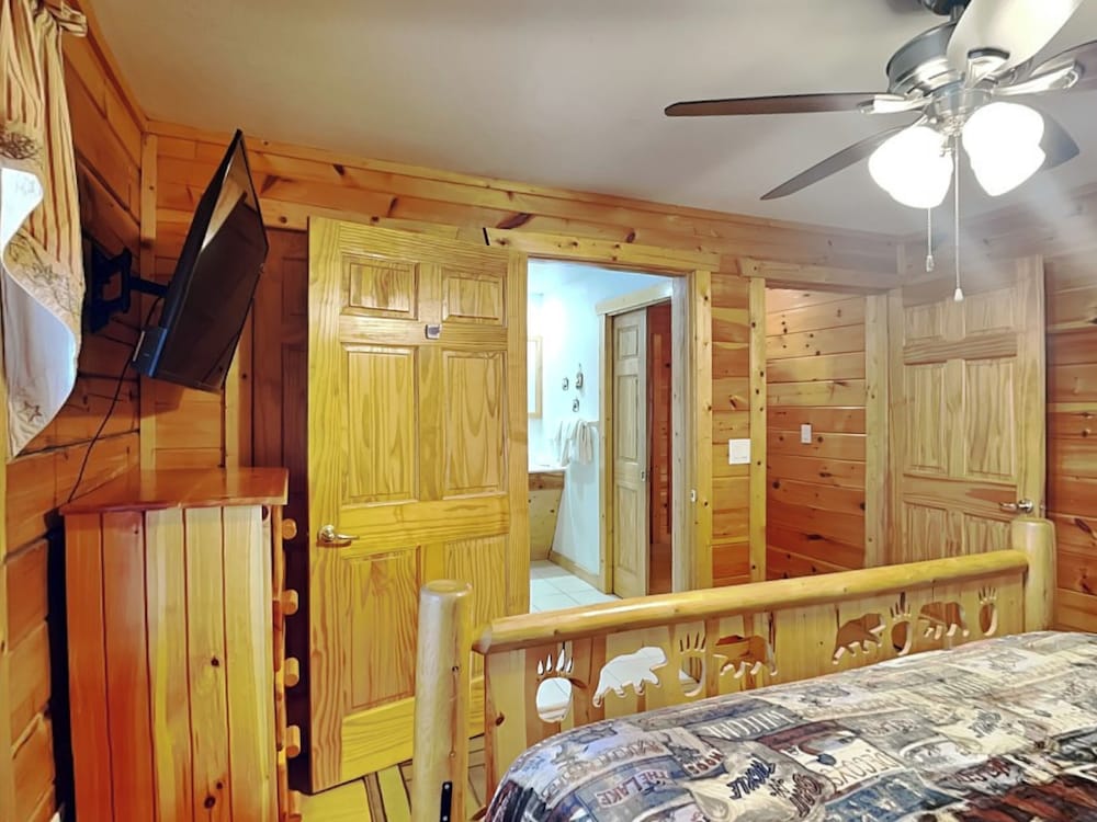 Zen Bear's Den by Jackson Mountain Rentals