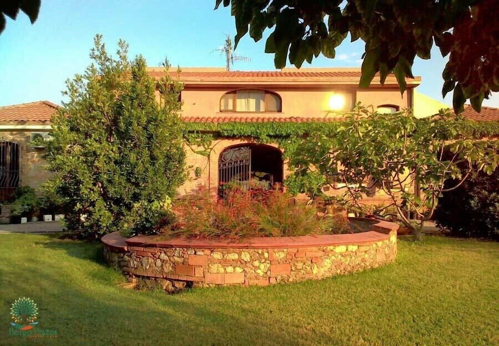 agriturismo borgo piazza