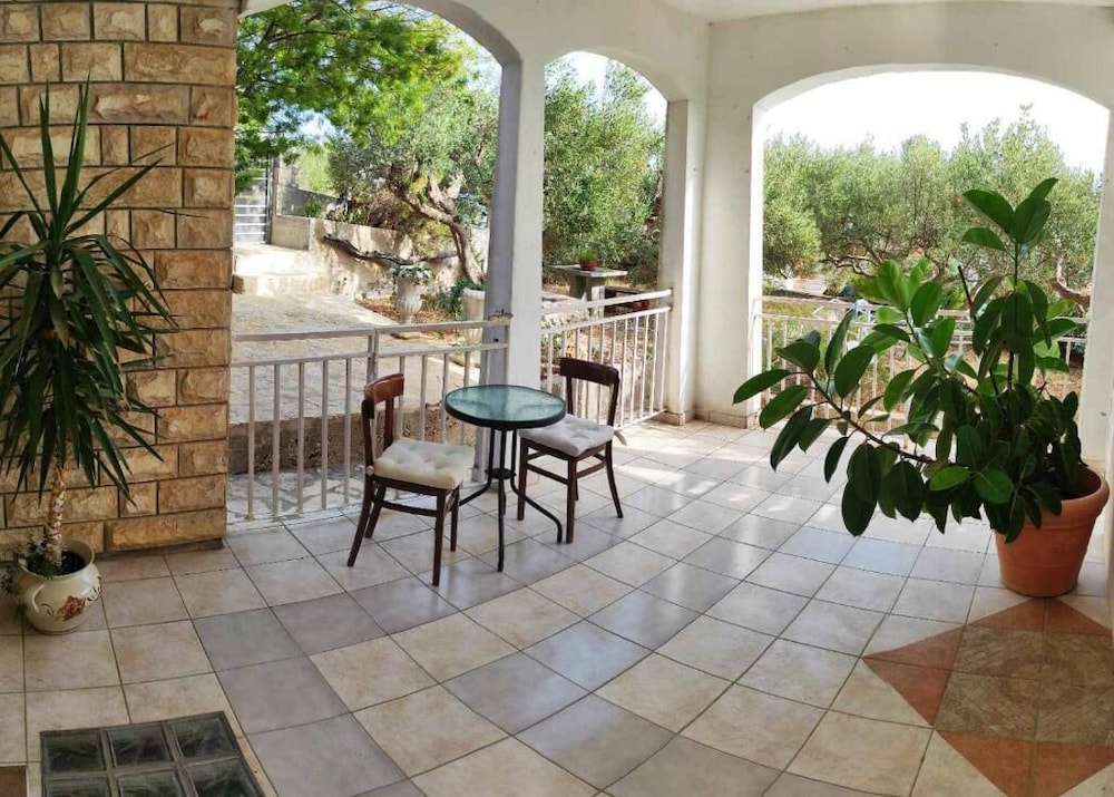 Appartamento Olive Garden Ac Wifi Hvar