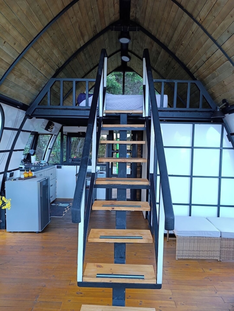 Lakeside Glamping With View, Fire Pit & Hammock