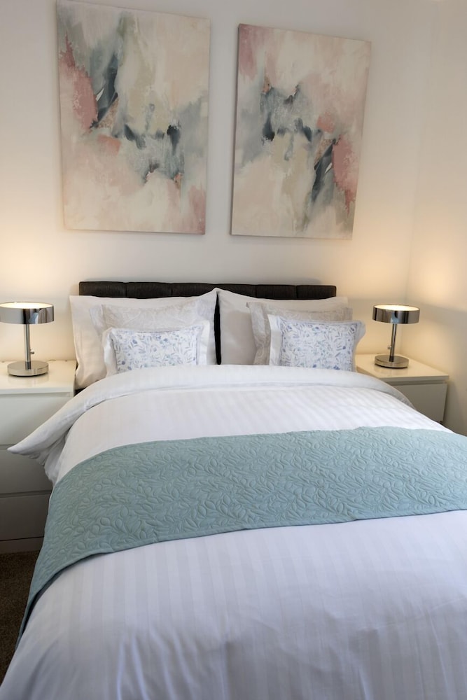 B16 Apartment C, Birmingham view 3