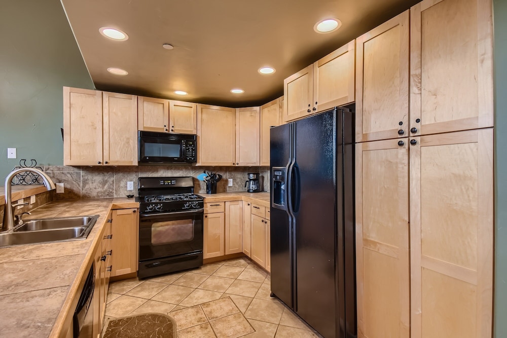 Summit County Vacations - 42 Burgundy 4br 3.5ba 4 Bedroom Townhouse by RedAwning - Property Image 39