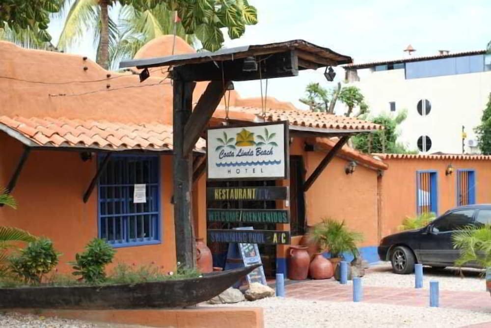 Costa Linda Beach