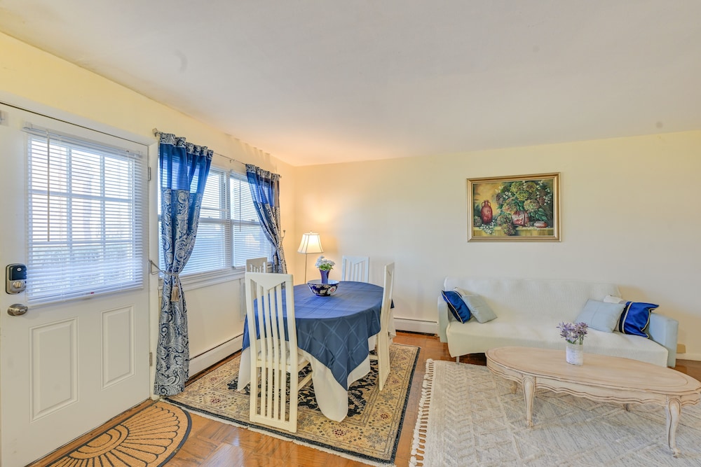 Cozy Bay Shore Condo Near Museums & Outdoor Rec!, photo 20