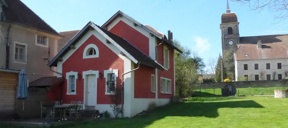 Petit Château Armand Bourgoin  B & B view 3