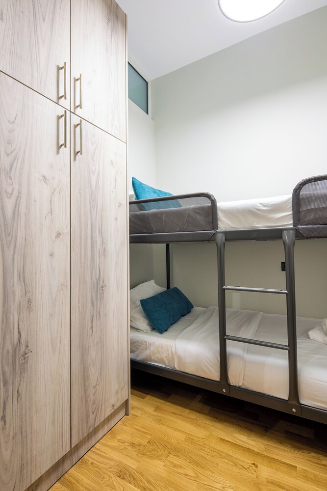 Cesily 2-Bedroom Apartment in Athens