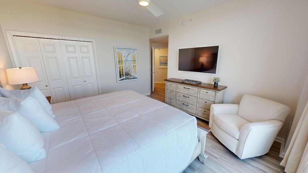 Silver Beach 1104w 3 Bedroom Condo