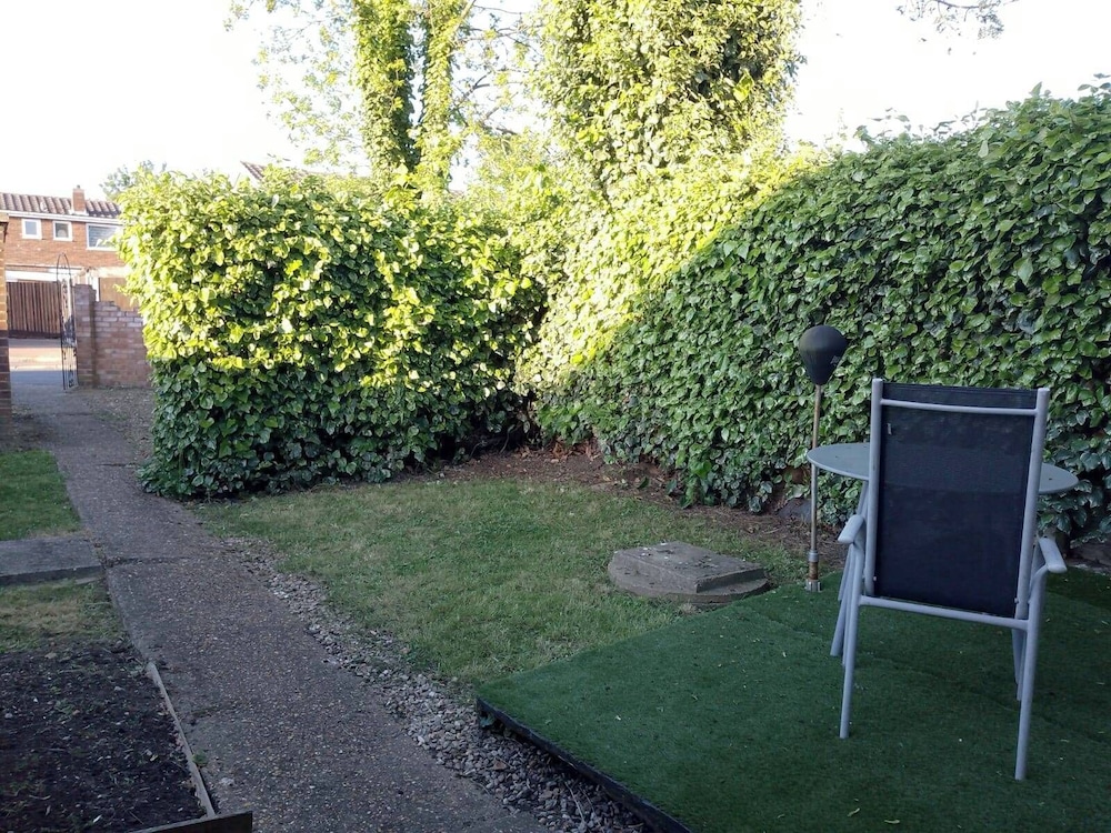 Charming Chestnut Cottage in Huntingdon