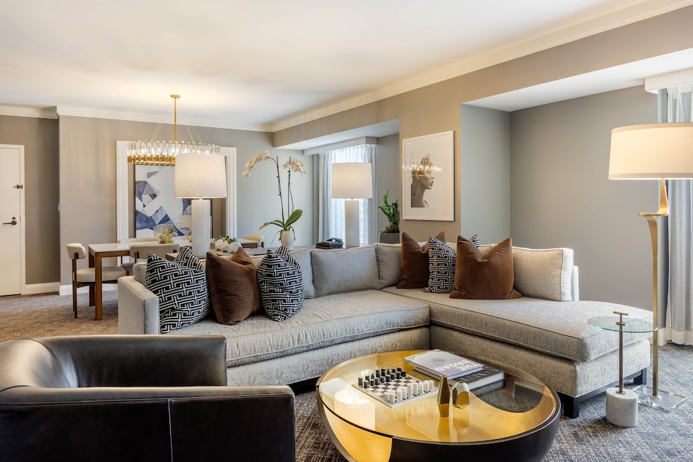 Omni Los Angeles Hotel at California Plaza 12