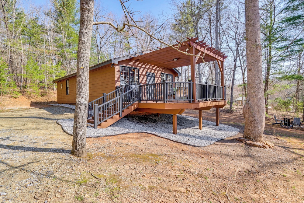 1 Mi to Nottely Lake: Home w/ Furnished Deck!