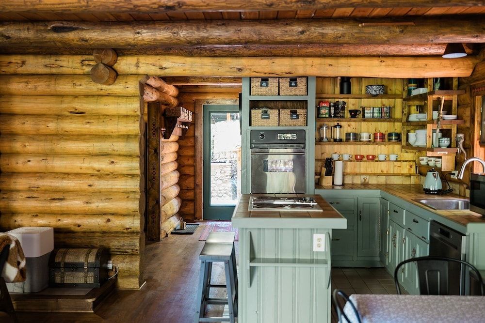 87sl - Starlink - Sauna - Sleeps 8