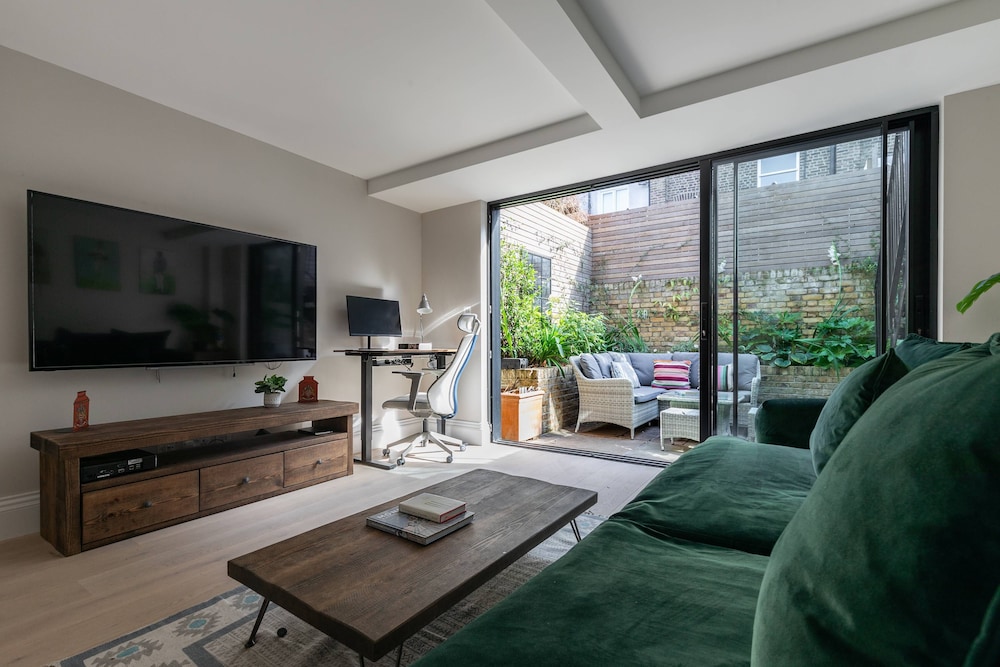 Callcott Street IV by Onefinestay