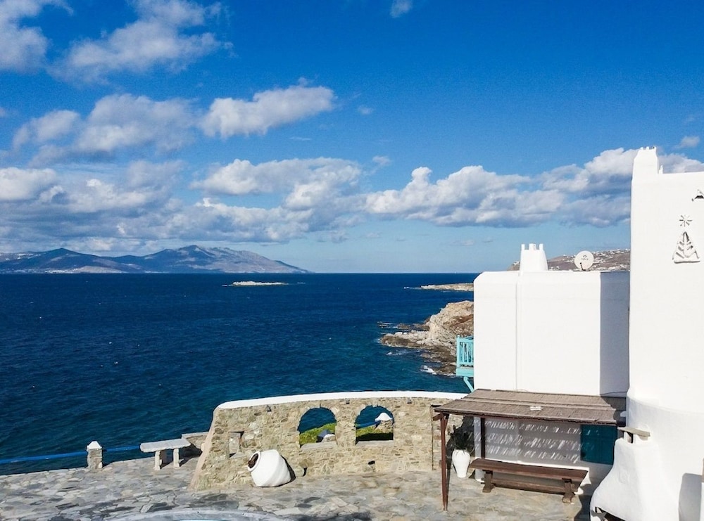 Cavo Delos