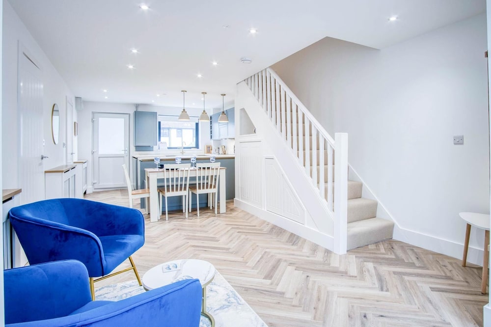 Hatherleigh Drive - 2 Bedroom House - Mumbles