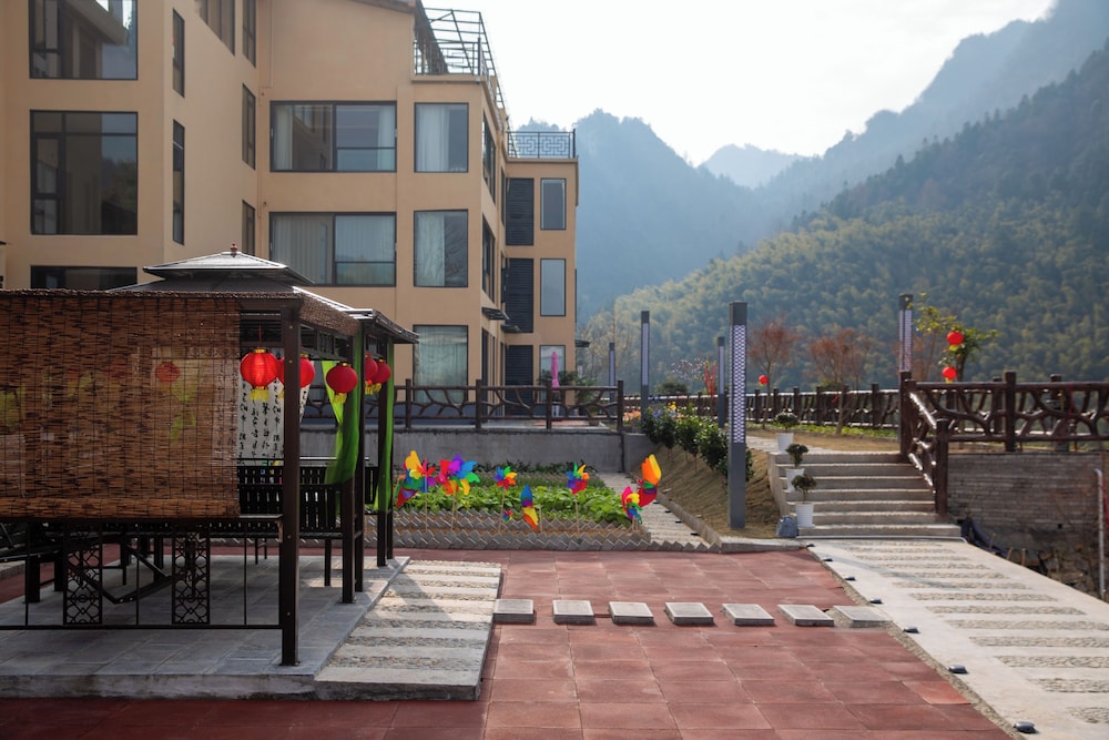 Zhangjiajie Valley Love Holiday Hotel
