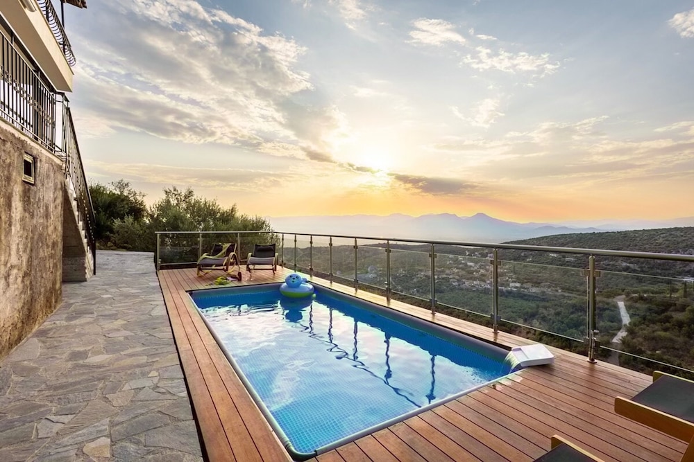 Martinia Pool Escape - Aiga Panoramic Vistas photo 3