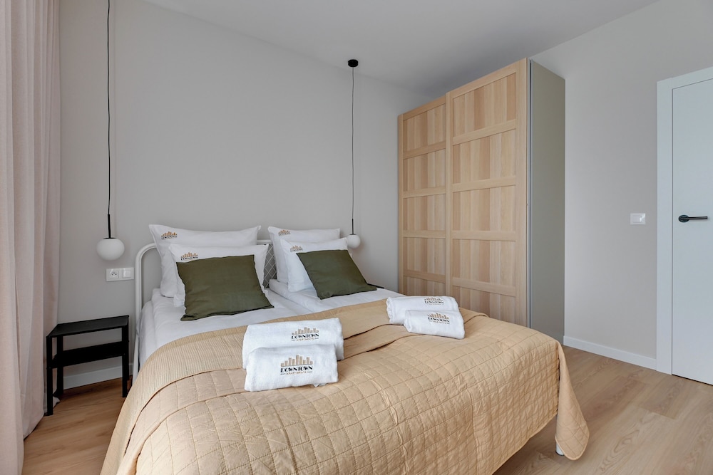 Doki Living - Foodhall & Parking by Downtown Apartments