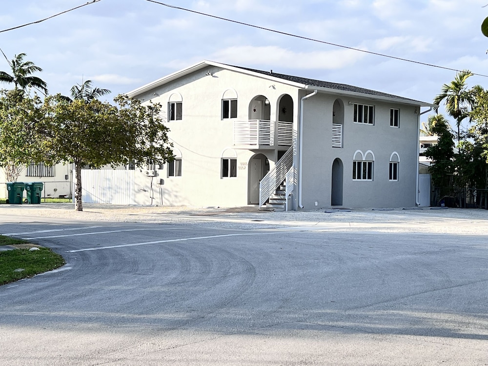 💎💎stylish 2 Bedrooms Apartment By Miami Airport
