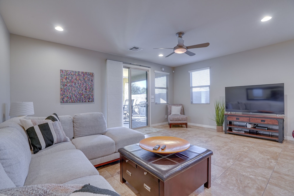 Glendale Home Near Westgate Entertainment District