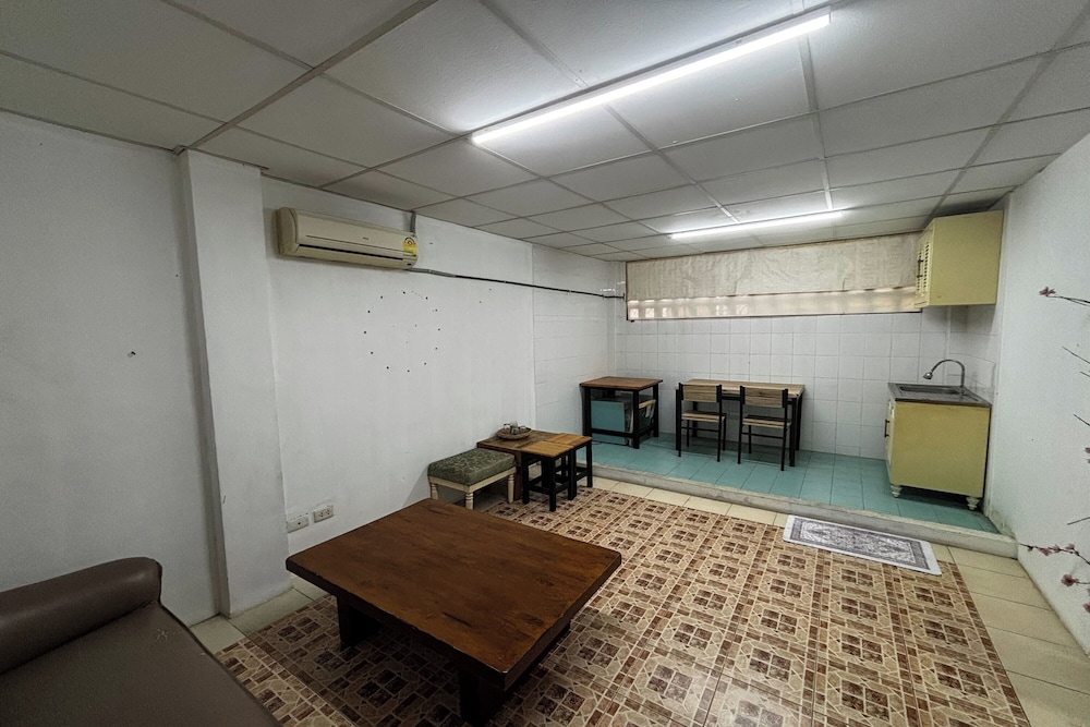 Sukhum Sukhumvit-Onnut Guest House