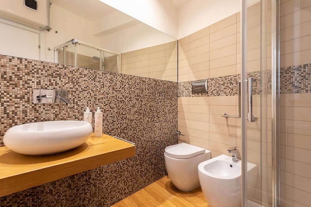 Mirror Apartment With Seaview Terrace photo 5