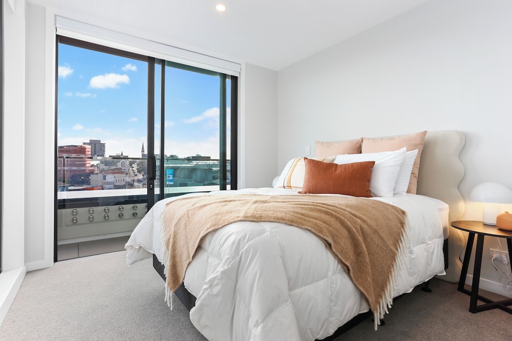 Superb City Fringe Penthouse view 2