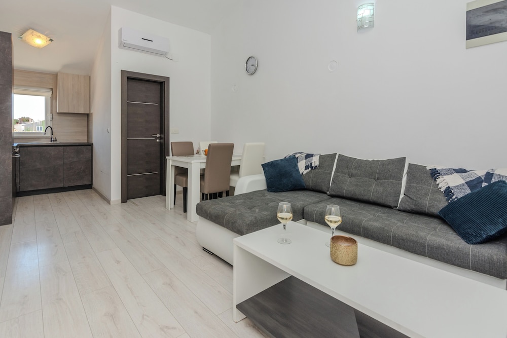 Apartments Mavracic