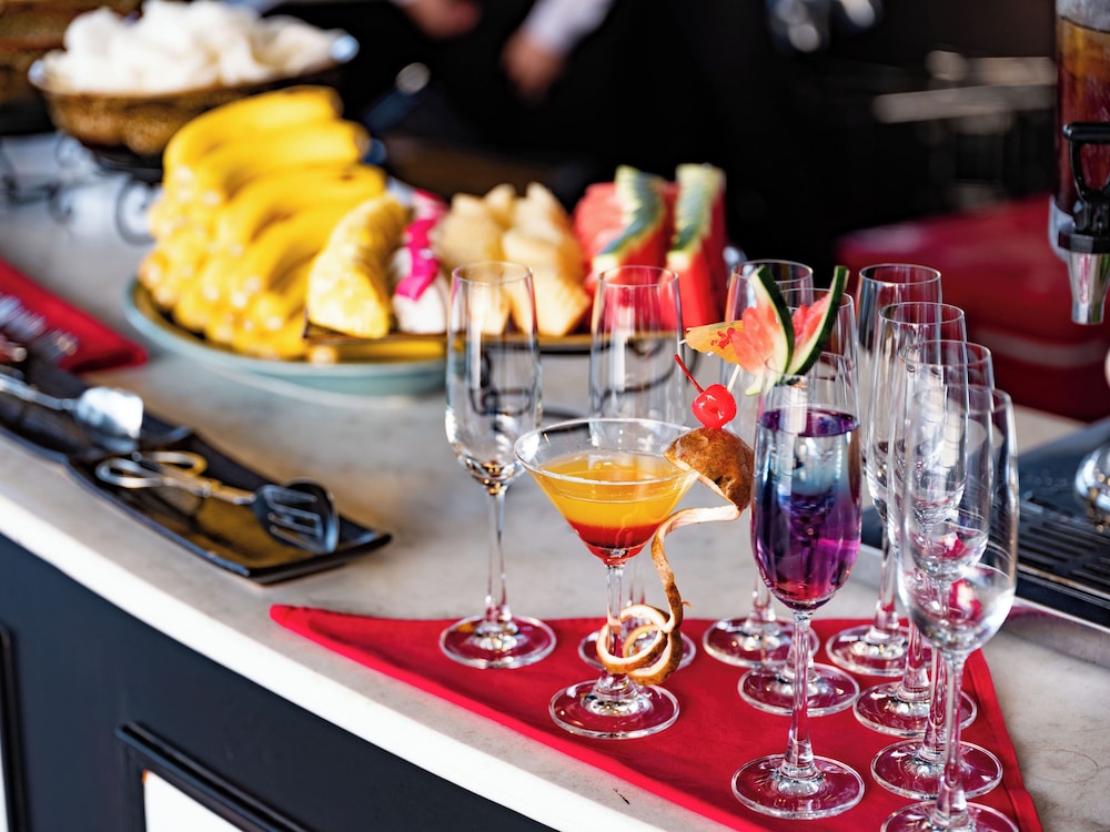 Rosa Boutique Cruise