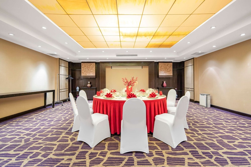 Ramada Plaza Pudong photo 3