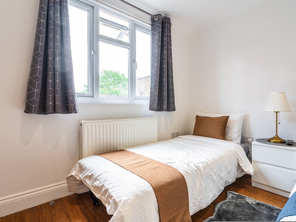 1 Bedroom Comfortable Flat in Kensington