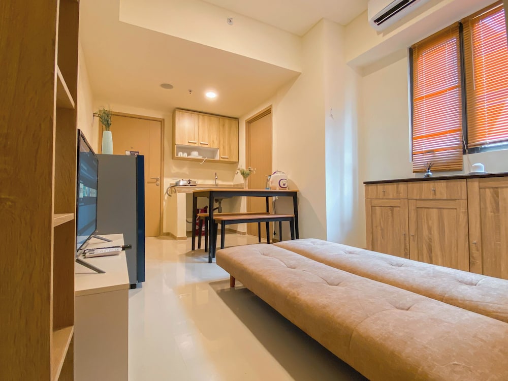 Brand New 1Br With Working Room At Meikarta Apartment