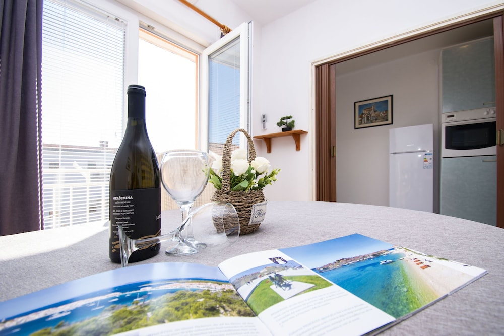 Apartment Brko en Primosten — kitchen