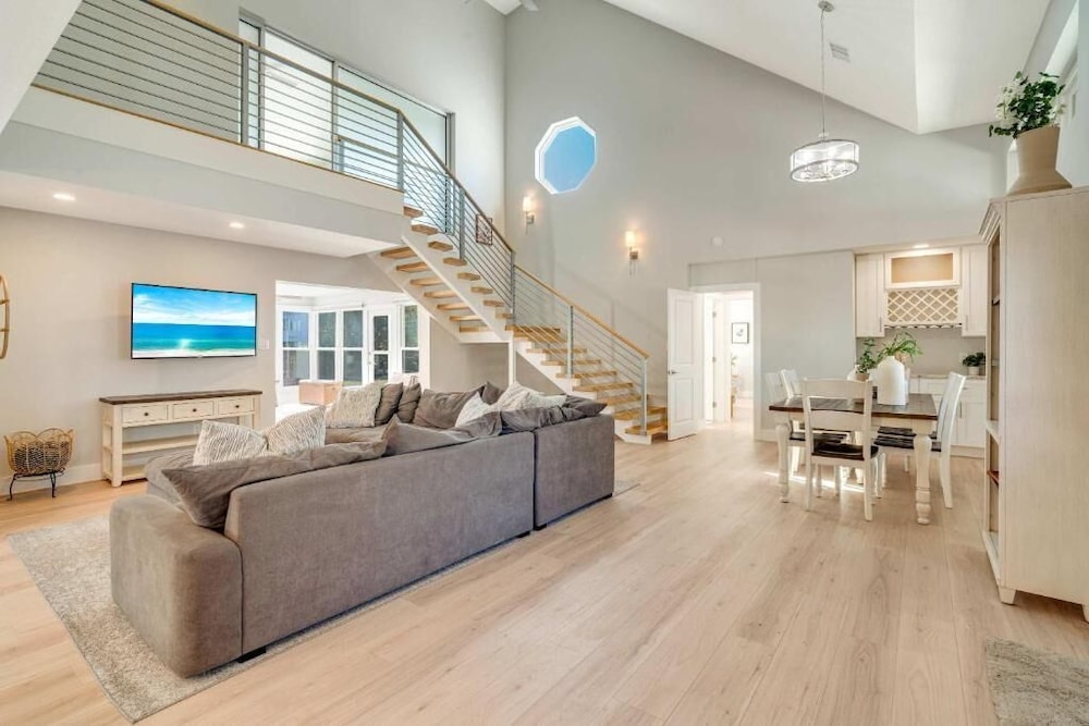 Luxury Waterfront Home in Sarasota