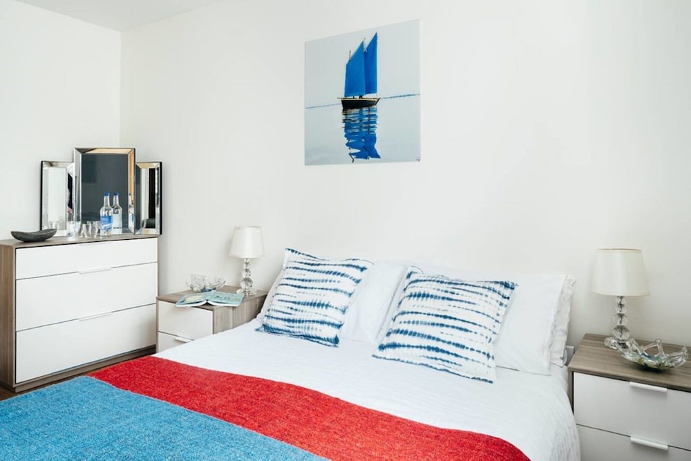 10 Fernlea Court view 3