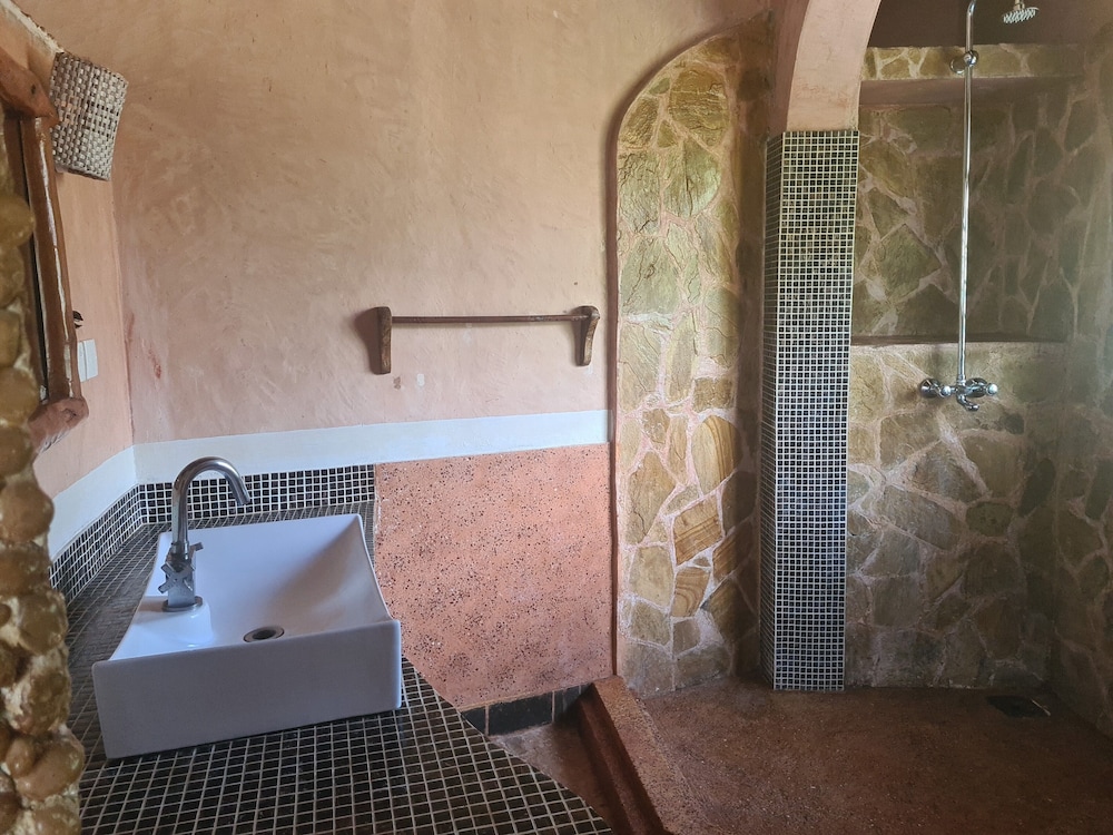 Room in Guest Room - Eagle Suite 38m2 in Villa 560 m2, Indian Ocean View view 4