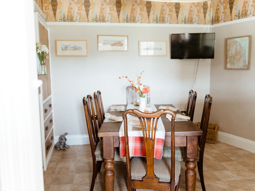 Compass Cottage