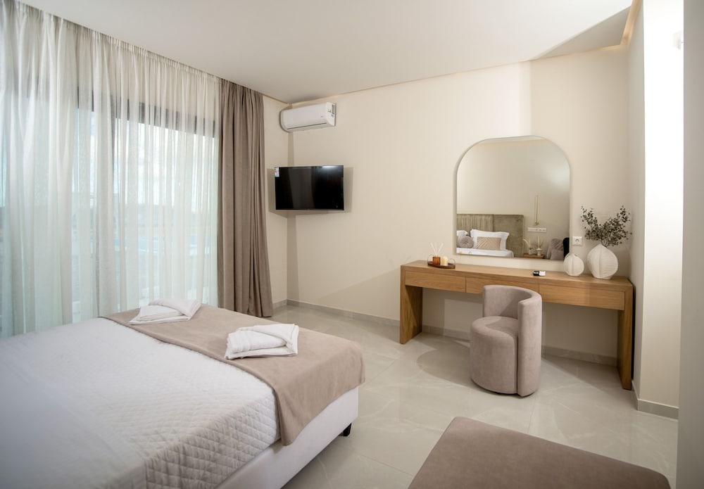Elira Luxury Villa - With Private Pool