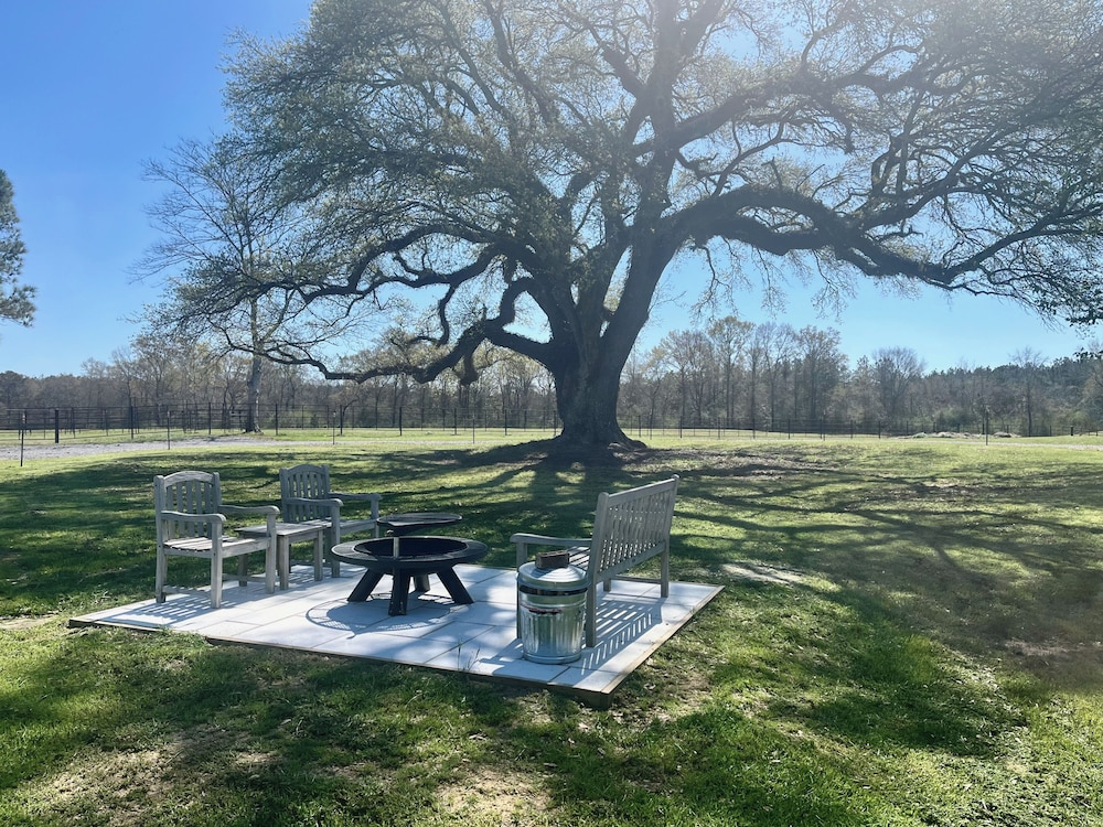 Dairy Cottage w/ Scenic Views, Outdoor Grilling