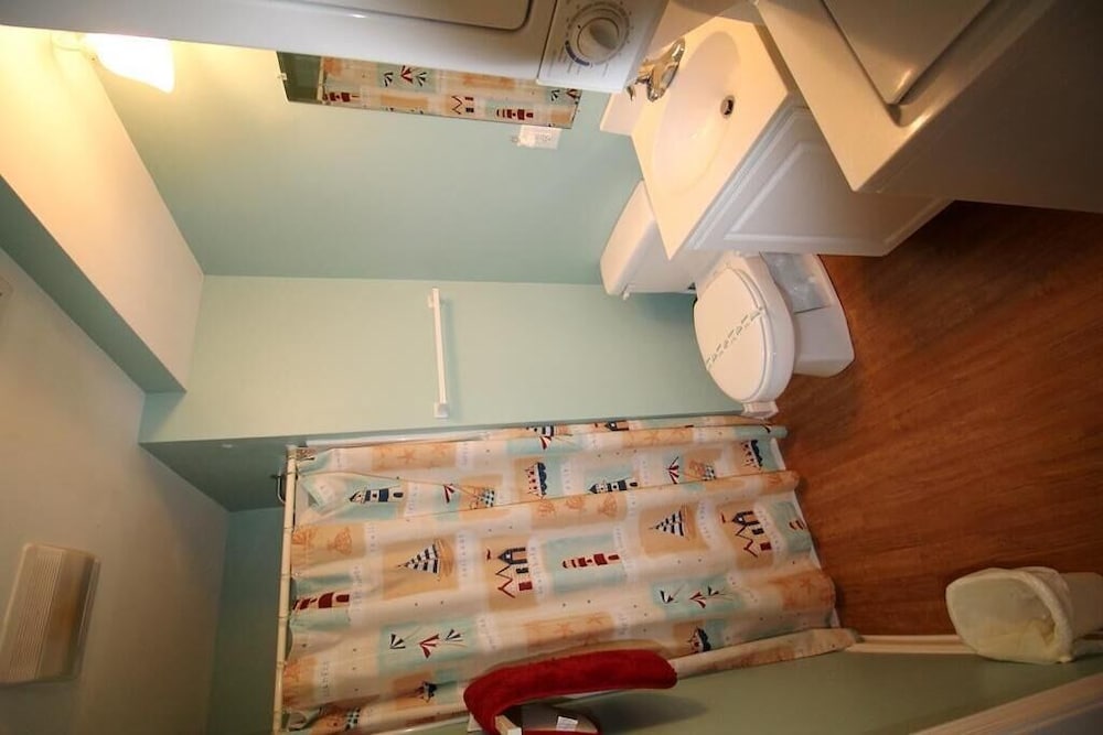 Delaware Avenue 16B