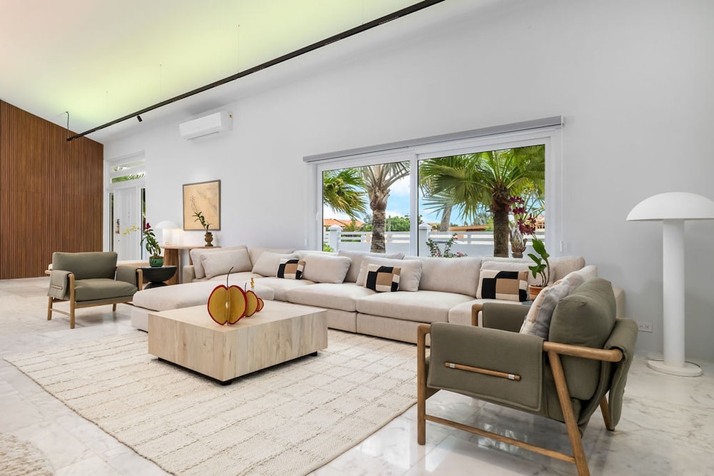 The Court Villa - 8 Bed 8 5 Bath