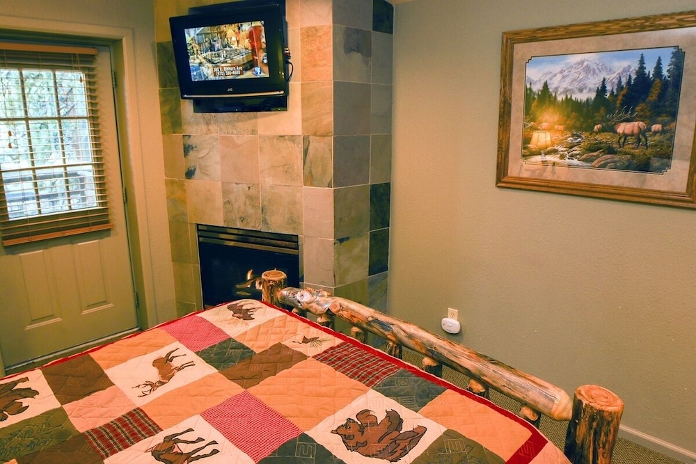 Fawn Valley Inn: 107 1 Bedroom Condo view 3