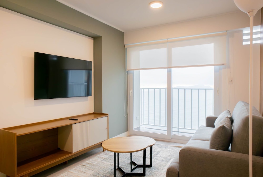w Charming 1BR Apartment w Balcony in Barranco